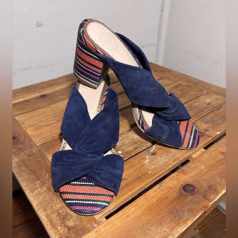 1901 Dasha Suede Block Heel Sandals